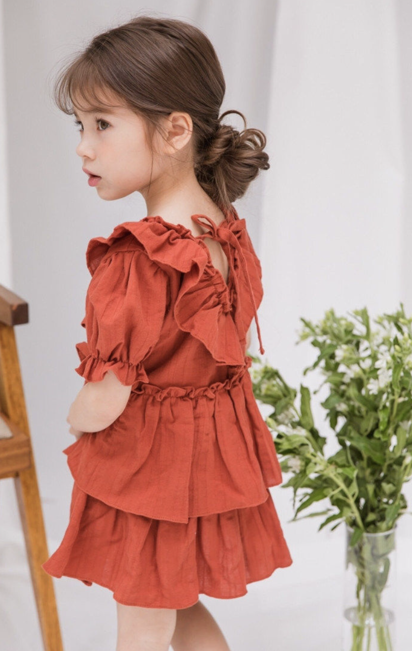                                                                                            Mont Saint Dress