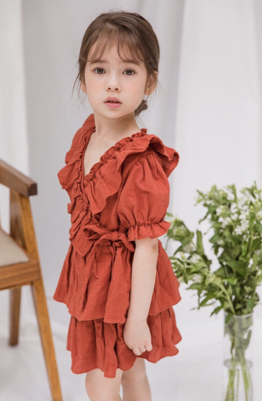                                                                                            Mont Saint Dress